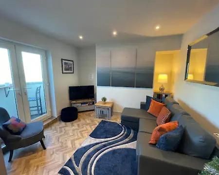 Spectacular 2 Bedroom Balcony Sea View Flat スカーバラ エクステリア 写真