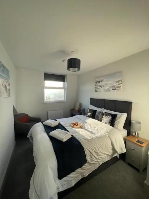 Spectacular 2 Bedroom Balcony Sea View Flat スカーバラ エクステリア 写真