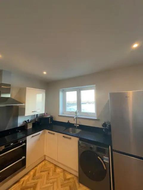 Spectacular 2 Bedroom Balcony Sea View Flat スカーバラ エクステリア 写真